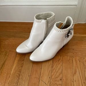 Just Fab - Cream Heeled Booties